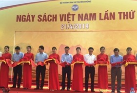  Nhà xuất bản Đại học Vinh tham gia Ngày sách Việt Nam tại Hà Nội