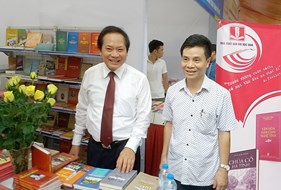  Nhà xuất bản Đại học Vinh tham gia Triển lãm - Hội chợ sách quốc tế - Việt nam lần thứ VI năm 2017